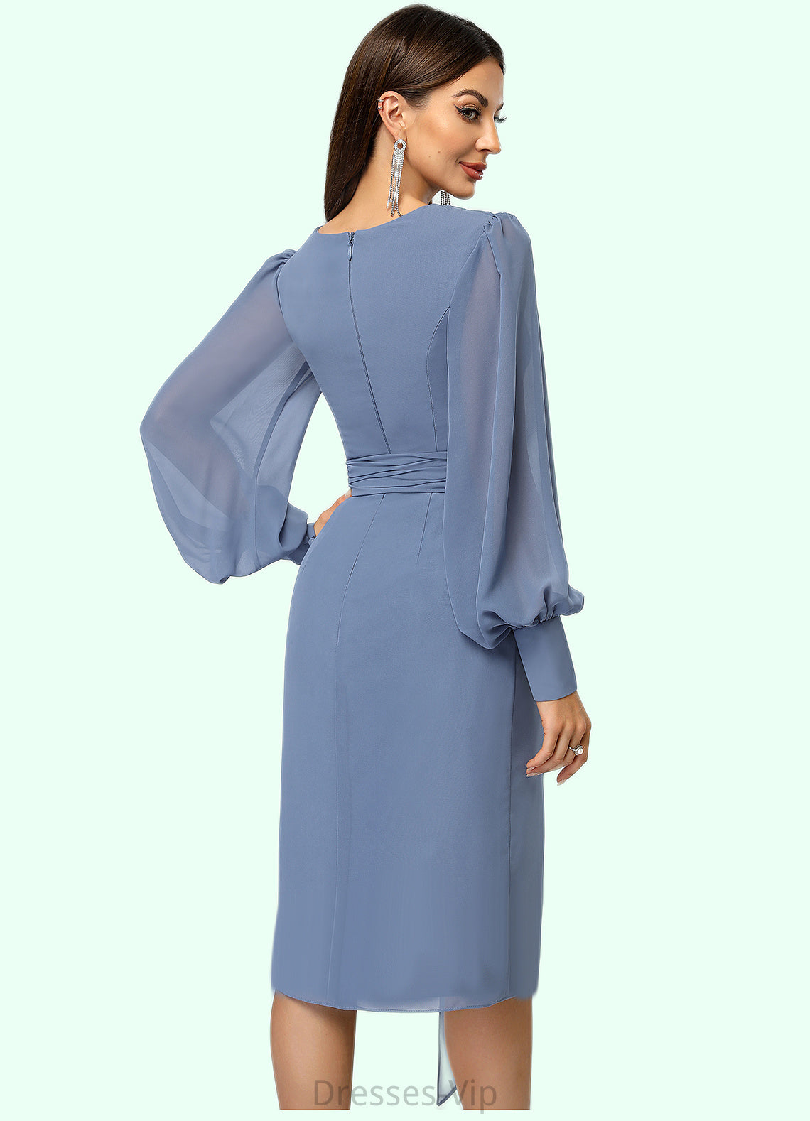 Shyla Sheath/Column V-Neck Knee-Length Chiffon Cocktail Dress With Bow Pleated HPP0022484