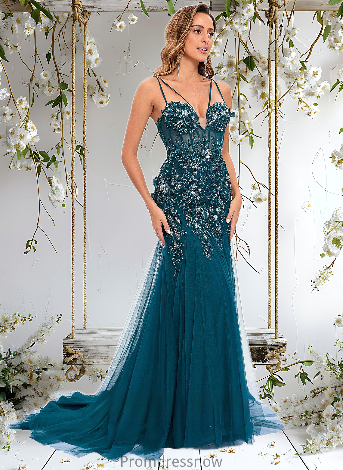 Jayleen Trumpet/Mermaid V-Neck Sweep Train Tulle Prom Dresses With Sequins Appliques Lace HPP0025853