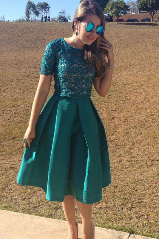 Round Neck Short Sleeves Lace With Appliques Homecoming Dresses