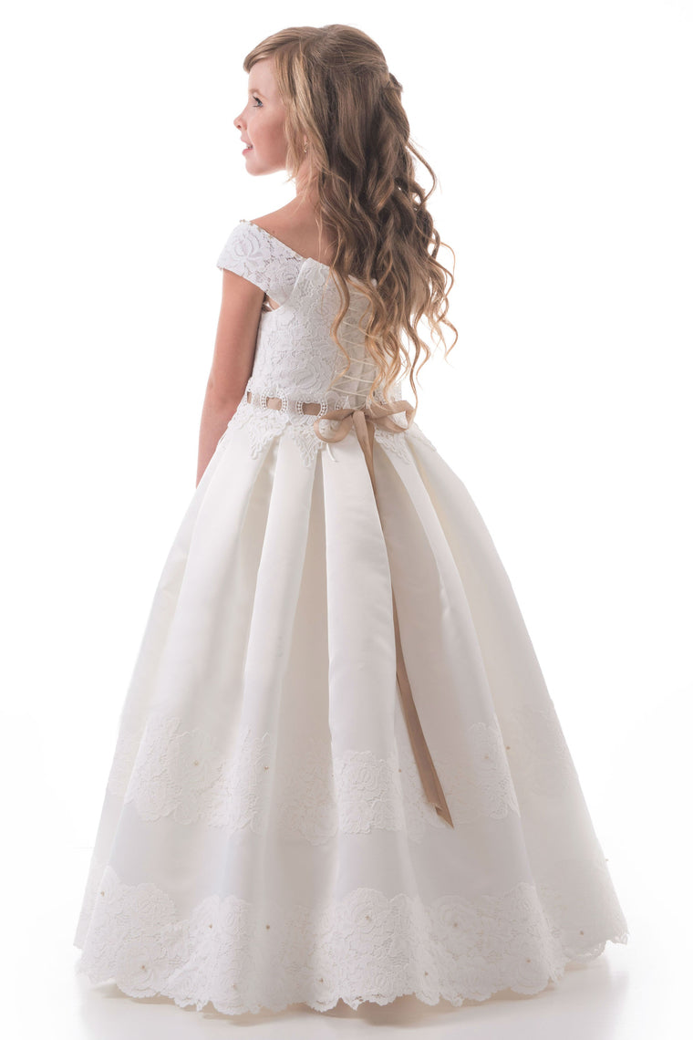 2024 A Line Off The Shoulder Flower Girl Dresses Satin With Applique And Sash