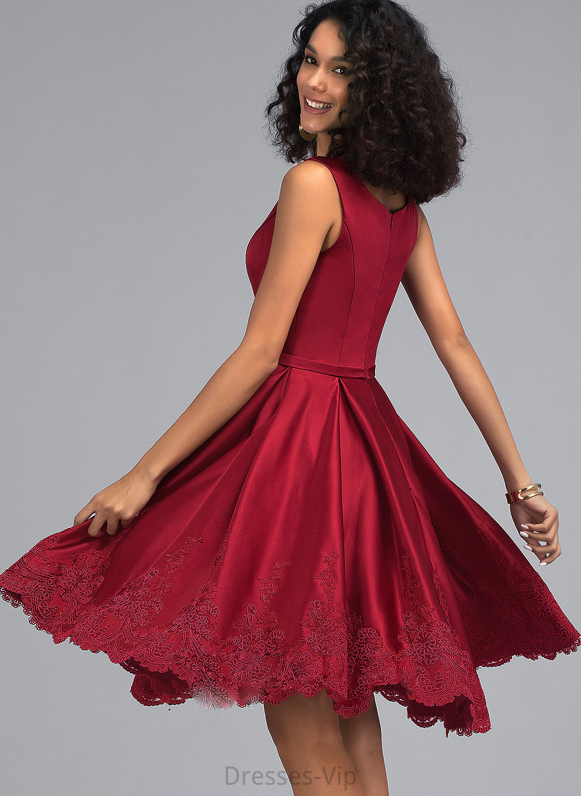 With Dress Lace Homecoming Dresses Satin A-Line V-neck Knee-Length Homecoming Mildred Appliques