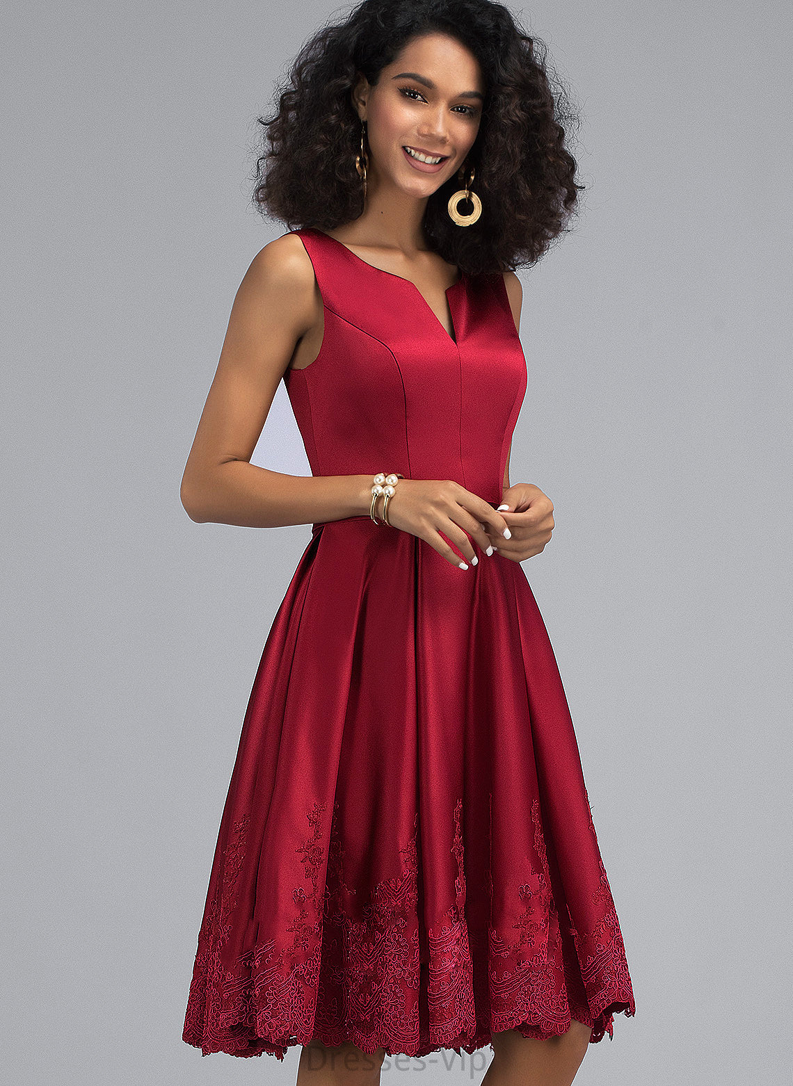 With Dress Lace Homecoming Dresses Satin A-Line V-neck Knee-Length Homecoming Mildred Appliques