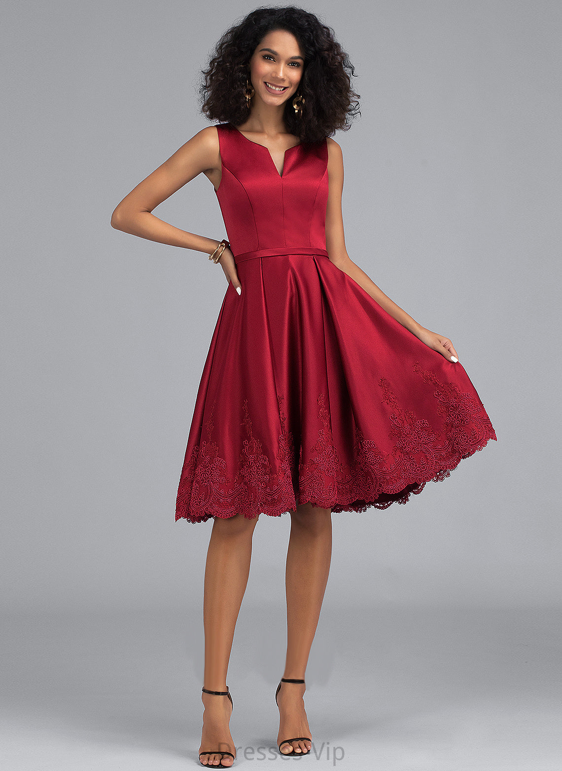 With Dress Lace Homecoming Dresses Satin A-Line V-neck Knee-Length Homecoming Mildred Appliques