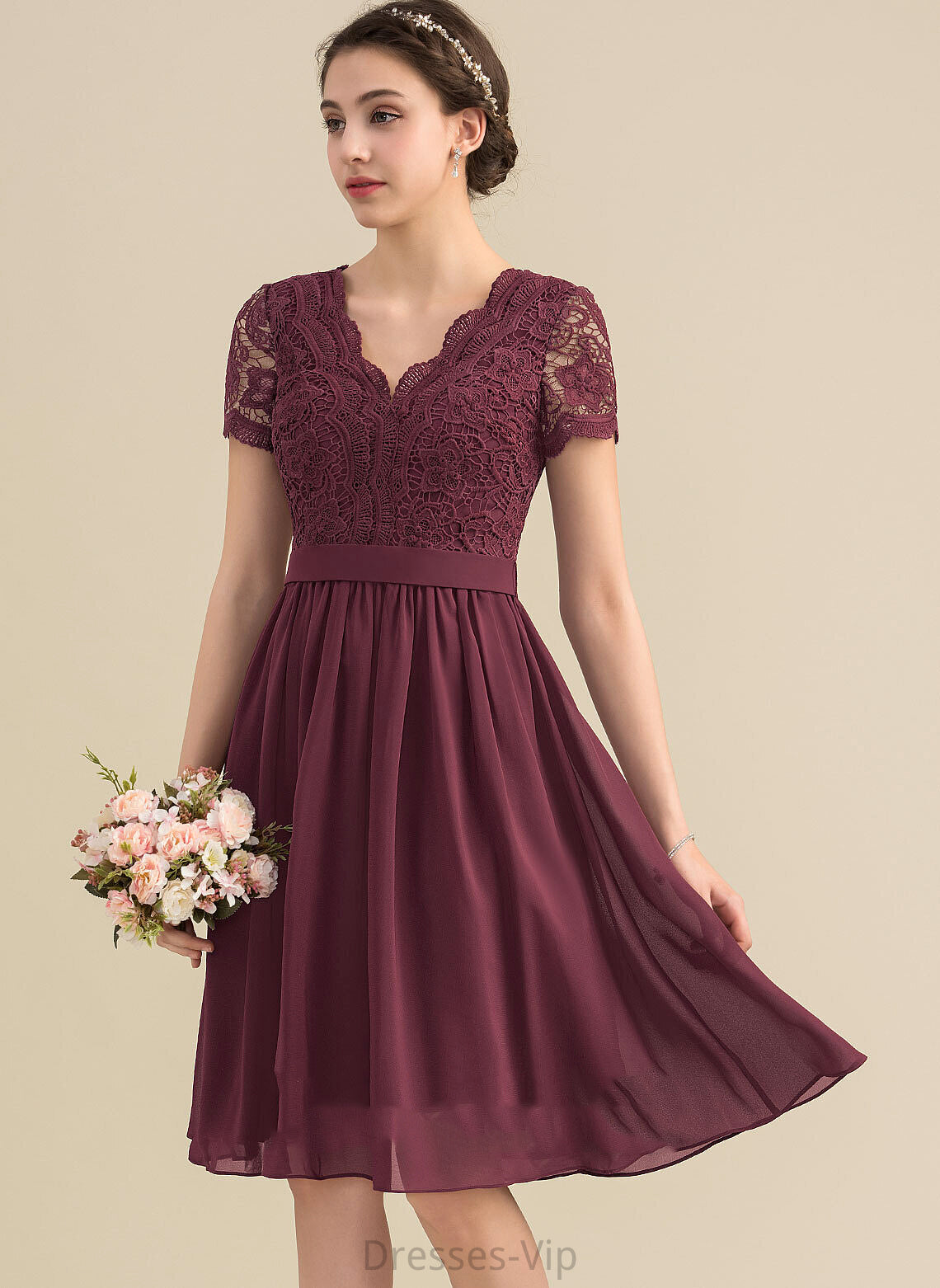 Chiffon Lace A-Line Ashlynn Homecoming Dresses Knee-Length Lace V-neck Homecoming Dress With