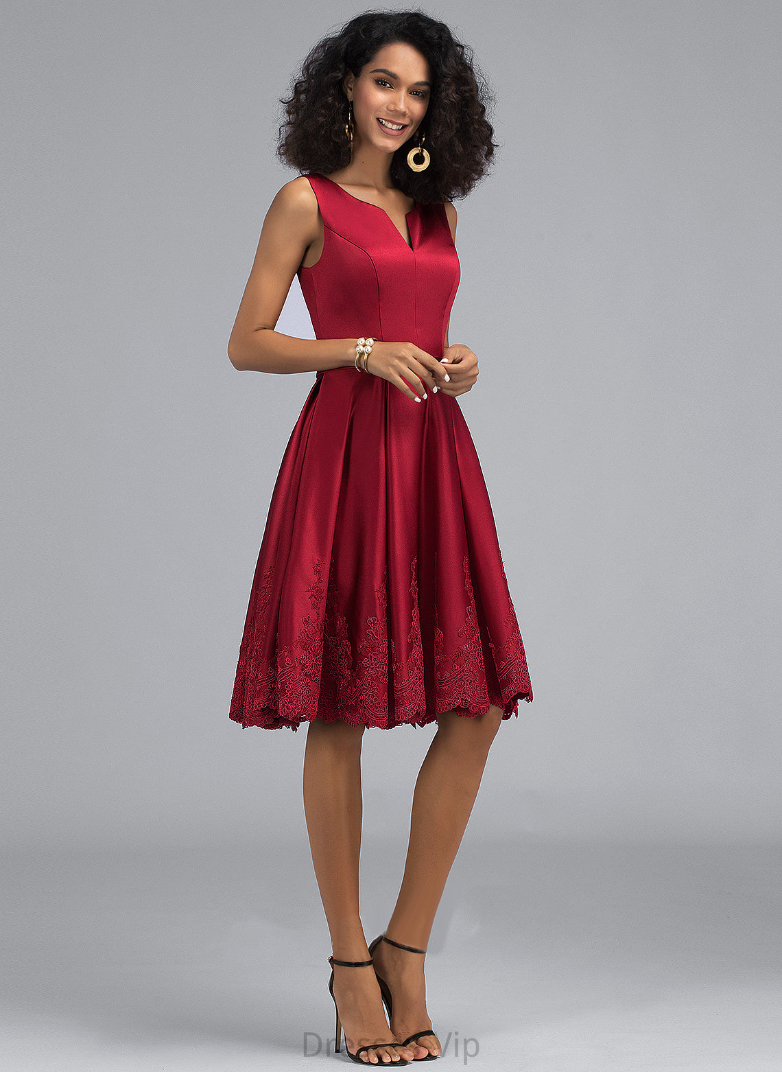 V-neck Cocktail Dresses Knee-Length Cocktail Satin Dress A-Line Paloma With Lace Appliques