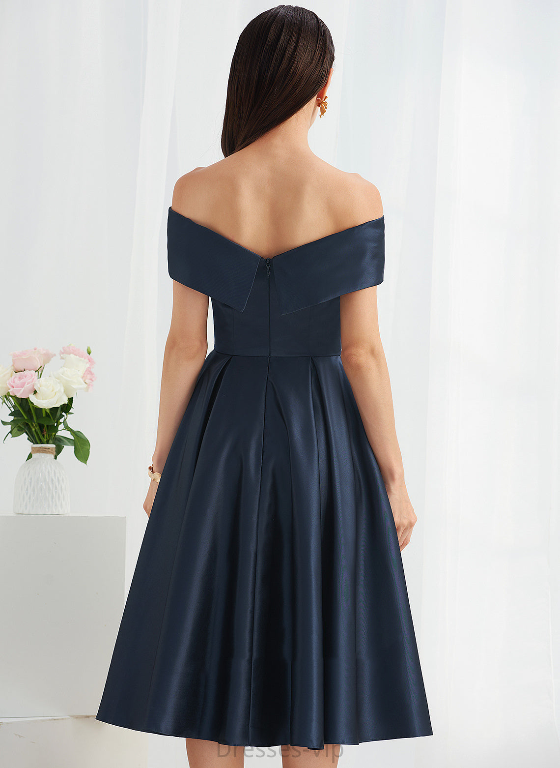 Satin A-Line Pockets With Maisie Dress Off-the-Shoulder Cocktail Dresses Knee-Length Cocktail