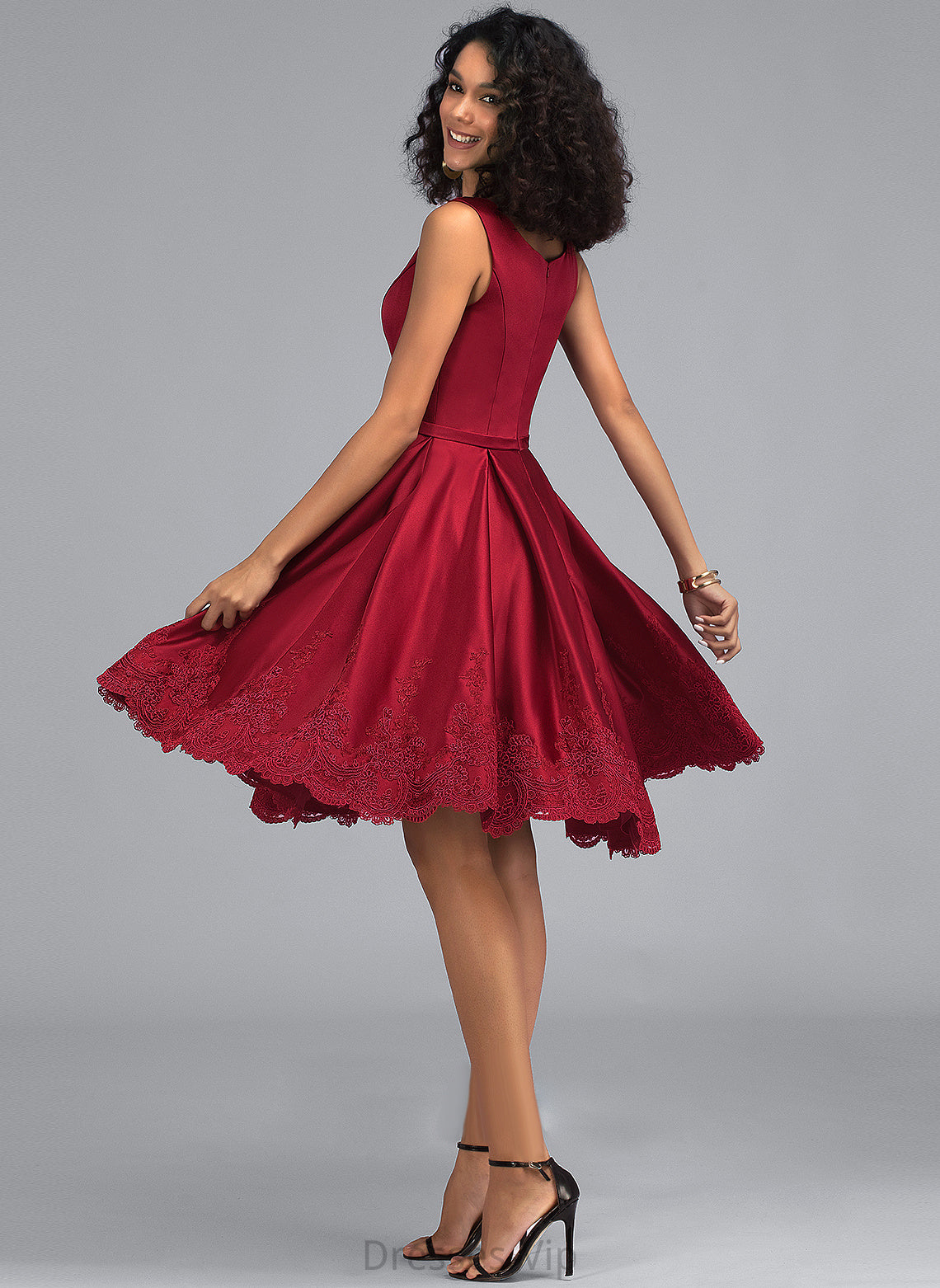 V-neck Cocktail Dresses Knee-Length Cocktail Satin Dress A-Line Paloma With Lace Appliques