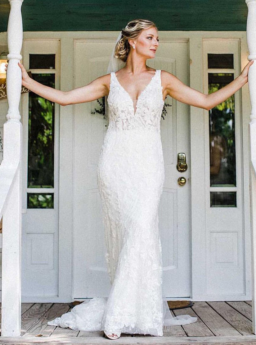 Sexy V Neck Sleeveless Mermaid Backless Wedding Dresses