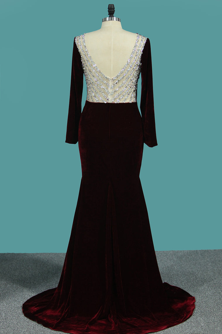 2024 Prom Dresses Scoop Long Sleeves Mermaid Velvet With Beading