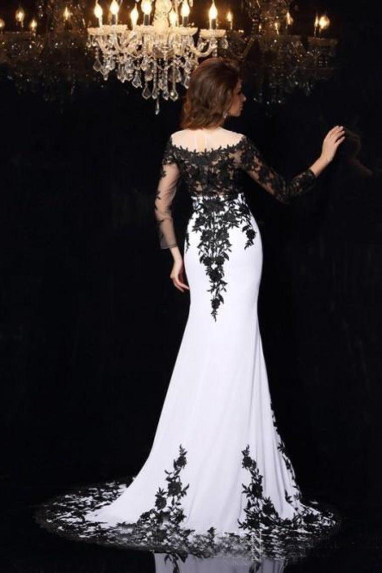 2024 Long Sleeves Prom Dresses Boat Neck Spandex With Applique Sweep Train