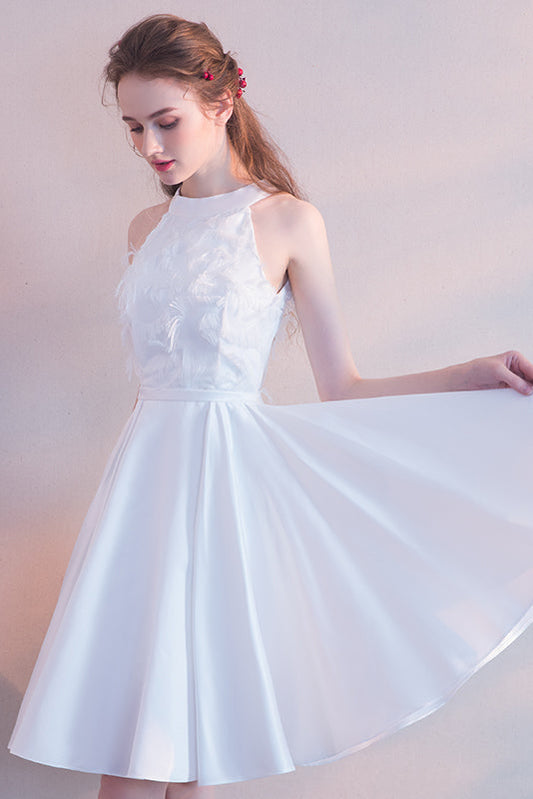 Elegant Halterneck White Sleeveless Short Homecoming Dresses