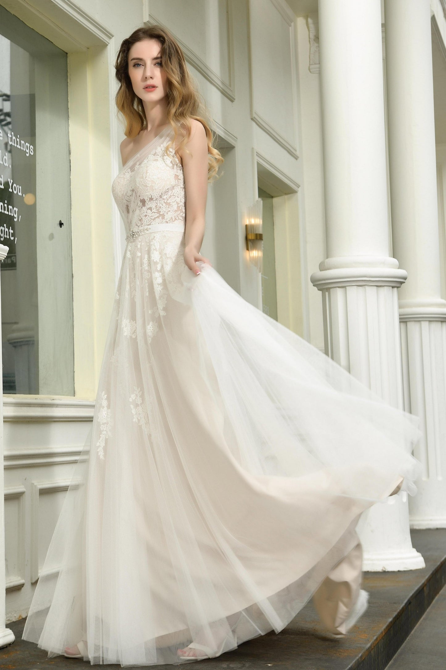 Elegant One Shoulder Sleeveless Tulle Appliques Wedding Dresses