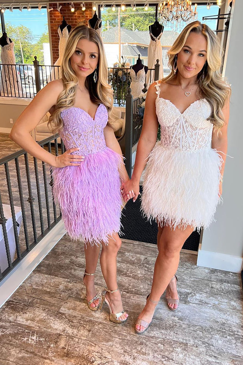 Cute Sweetheart Ivory Feather Short Homecoming Dresses with Appliques