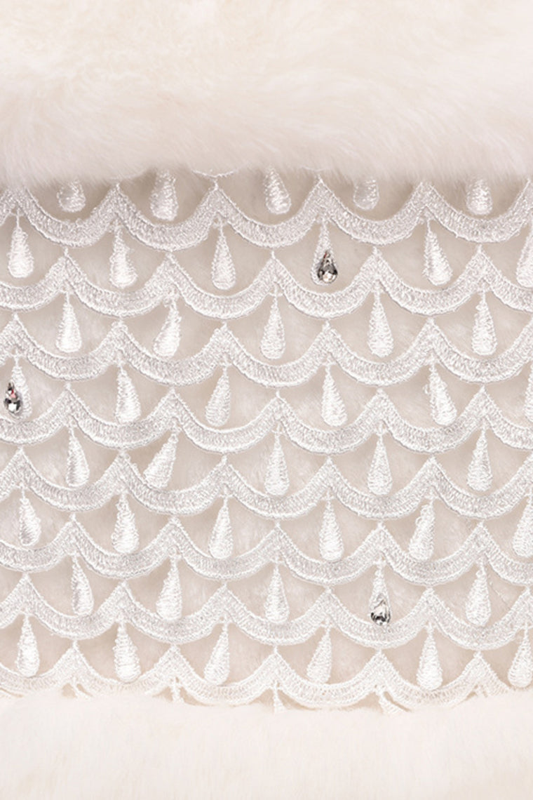 Charming White Faux FurWedding Wrap