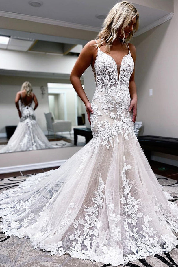 Charming Mermaid V Neck Lace Wedding Dresses with Appliques