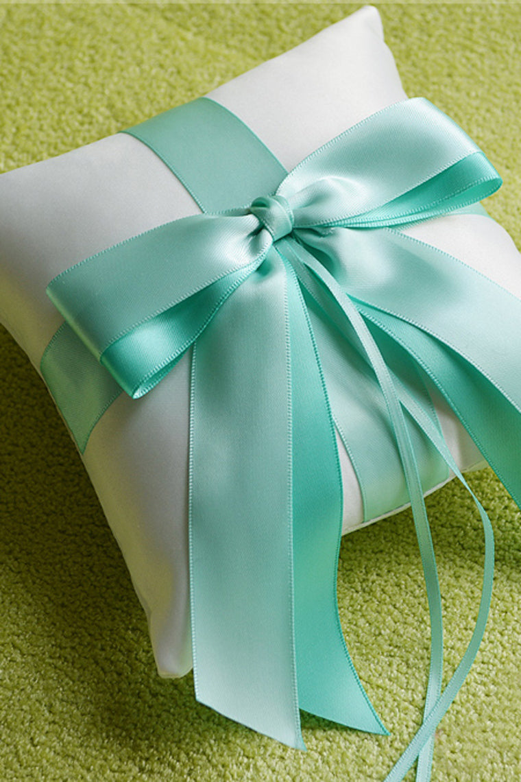 Chic Ring Pillow In Satin With Ribbons